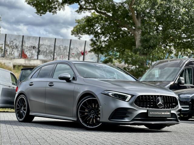Mercedes-Benz A-KLASSE AMG 35 | 4MATIC | 306pk | Matt Grey | Leer | Camera | Elek stoelen | Adapt Cruise | | Kuipstoelen | Standkachel