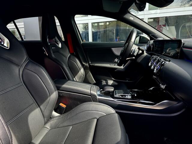 Mercedes-Benz A-KLASSE AMG 35 | 4MATIC | 306pk | Matt Grey | Leer | Camera | Elek stoelen | Adapt Cruise | | Kuipstoelen | Standkachel