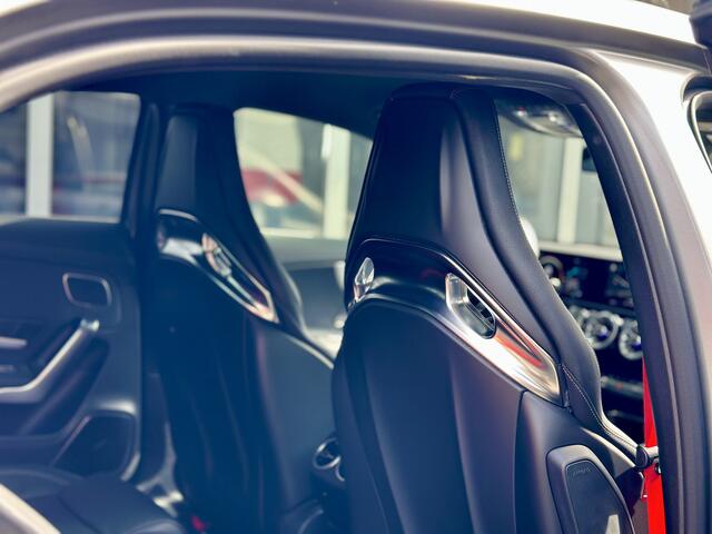 Mercedes-Benz A-KLASSE AMG 35 | 4MATIC | 306pk | Matt Grey | Leer | Camera | Elek stoelen | Adapt Cruise | | Kuipstoelen | Standkachel