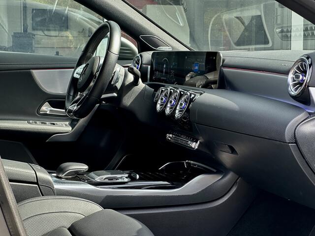 Mercedes-Benz A-KLASSE AMG 35 | 4MATIC | 306pk | Matt Grey | Leer | Camera | Elek stoelen | Adapt Cruise | | Kuipstoelen | Standkachel