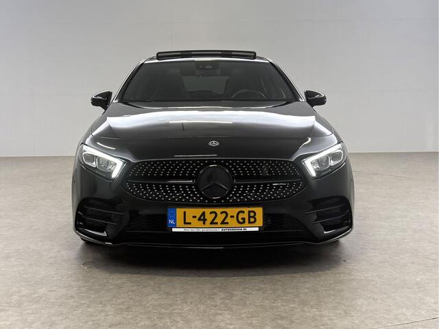 Mercedes-Benz A-KLASSE 180 AMG Pano Sfeer Virtual LED PDC Camera Carplay Clima Navi 19"LMV