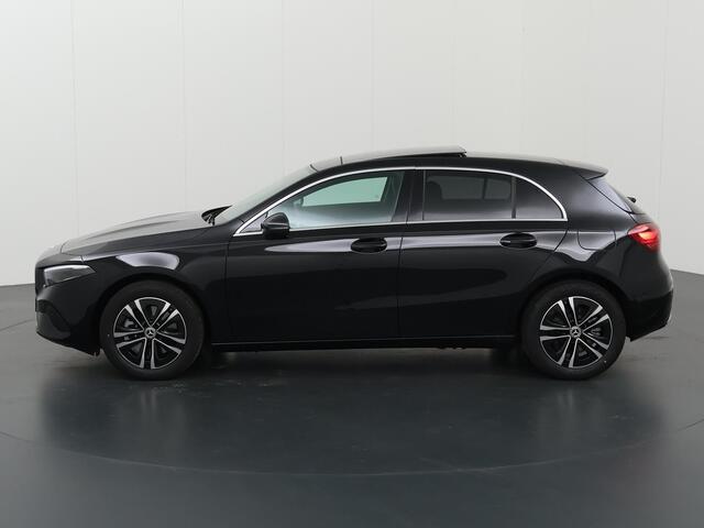 Mercedes-Benz A-KLASSE 250 e Business Line | Panorama-schuifdak | Privacy Glass | Stoelverwarming | Achteruitrijcamera | DAB+ |