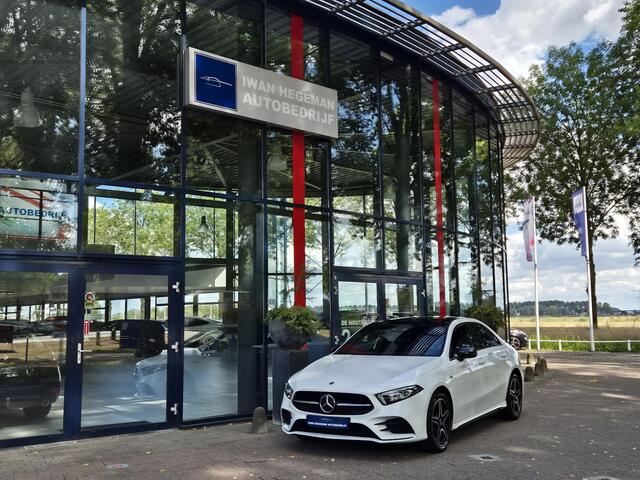 Mercedes-Benz A-KLASSE 250 e Edition AMG Line | Navigatie | Panoramadak | Cruise Control | Sportstoelen |LM Velgen