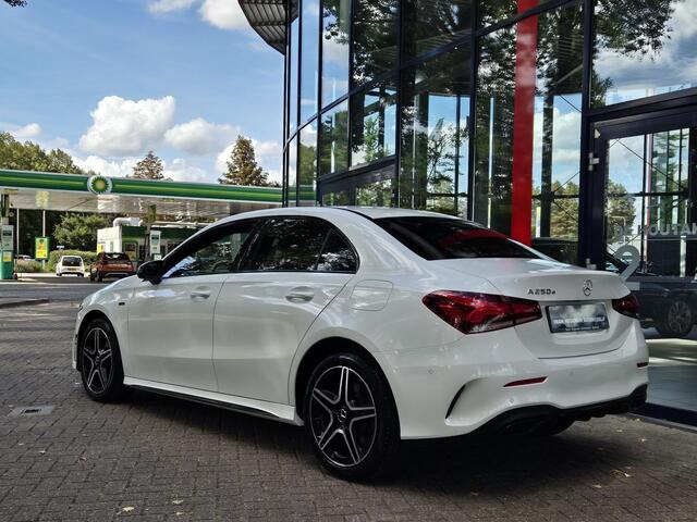 Mercedes-Benz A-KLASSE 250 e Edition AMG Line | Navigatie | Panoramadak | Cruise Control | Sportstoelen |LM Velgen