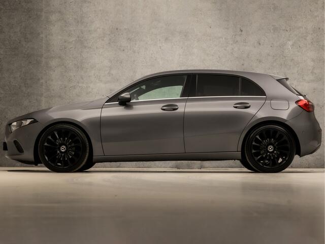 Mercedes-Benz A-KLASSE 180 Solution Sport Automaat (GROOT NAVI, PANAMERICANA GRILL, VIRTUAL COCKPIT, LEDER, SPORTSTOELEN, GETINT GLAS, CRUISE, CAMERA, NIEUWSTAAT)