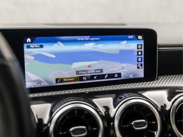 Mercedes-Benz A-KLASSE 180 Solution Sport Automaat (GROOT NAVI, PANAMERICANA GRILL, VIRTUAL COCKPIT, LEDER, SPORTSTOELEN, GETINT GLAS, CRUISE, CAMERA, NIEUWSTAAT)