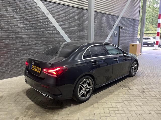 Mercedes-Benz A-KLASSE 180 Premium Plus | Stoelverwarming | Getint Glas | 18 Inch | Sportstoelen