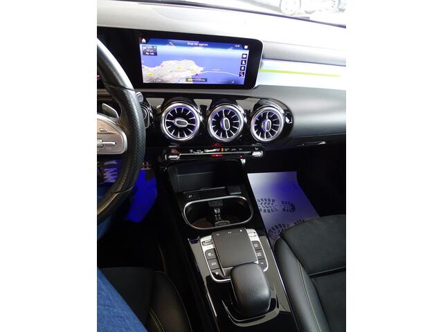 Mercedes-Benz A-KLASSE 250 Premium Plus EDITION 1 |AMG-PAKKET|PANORAMADAK|SFEERVERLICHTING|360 CAMERA|ELEKTRISHE STOELEN MET MEMORY|DODEHOEK DETECTIE|BURMEISTER AUDIO