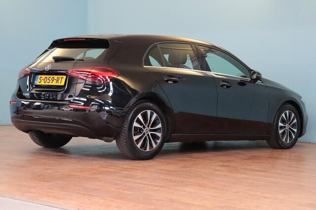 Mercedes-Benz A-KLASSE 180 Business Line Automaat | NAVI | CLIMA | CAMERA + PDC | STOELVERW | WIDE-SCREEN | Ja