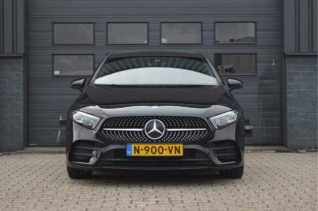 Mercedes-Benz A-KLASSE 180 Business Solution AMG | CAMERA | SFEERVERLICHTING |
