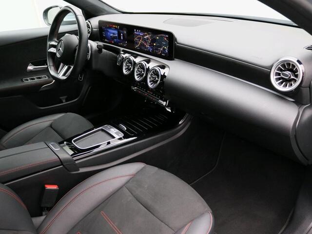 Mercedes-Benz A-KLASSE 250 e Star Edition AMG Line AMG Line | Sfeerverlichting |Achteruitrijcamera | Apple CarPlay, Inclusief 24 maanden MB Certified garantie voor Europa.