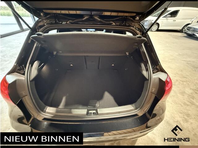Mercedes-Benz A-KLASSE 180 Star Edition AMG Line. Stoelverwarming. Apple-carplay. Camera Hollandse auto met NAP