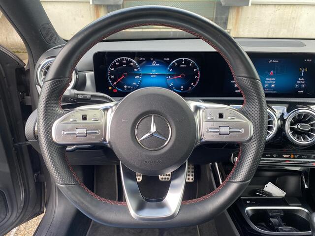 Mercedes-Benz A-KLASSE 180 AMG | Panoramadak | Memory Stoelen