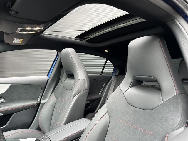 Mercedes-Benz A-KLASSE 250 e AMG Line | Panoramadak | Night Pakket | Dodehoekassistent | MULTIBEAM LED Koplampen | Sfeerverlichting | Stoelverwarming | Achteruitrijcamera | Elektrisch Inklapbare Buitenspiegels