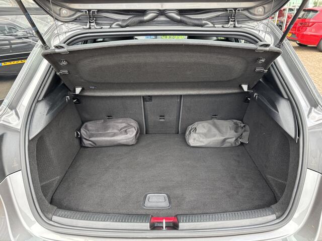 Mercedes-Benz A-KLASSE 250e 218PK Progressive Pack | Leder | PDC | Plug-In | BTW