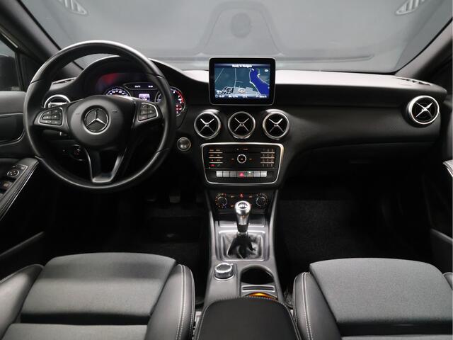 Mercedes-Benz A-KLASSE 180 Business Solution [CAMERA, CRUISE CONTROL, BLUETOOTH TELEFOON, AIRCONDITIONING, NAVIGATIE, NIEUWSTAAT]