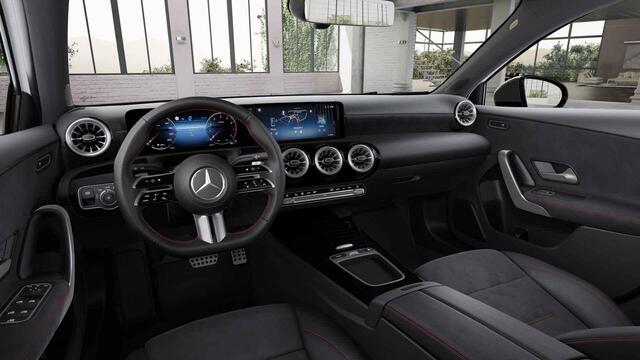 Mercedes-Benz A-KLASSE 180 Business Solution AMG | Panoramaschuifdak | Achteruitrijcamera | Stoelverwarming voor | MULTIBEAM LED | Nightpakket | 18 inch AMG-velgen |