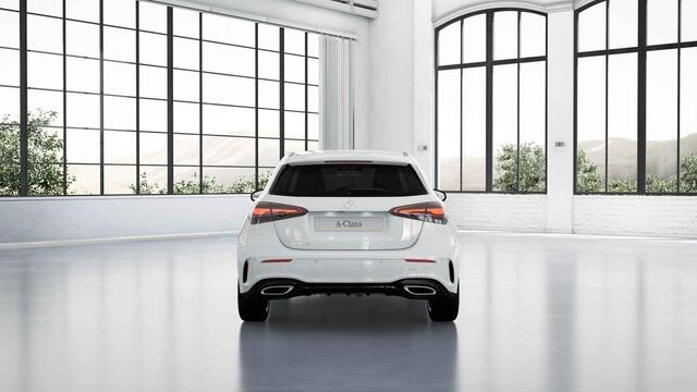 Mercedes-Benz A-KLASSE 180 Business Solution AMG | Panoramaschuifdak | Achteruitrijcamera | Stoelverwarming voor | MULTIBEAM LED | Nightpakket | 18 inch AMG-velgen |