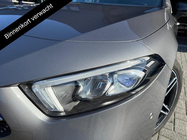 Mercedes-Benz A-KLASSE 180 Business Solution AMG | 1E EIGENAAR | 12MND GARANTIE | NL AUTO | PANODAK | AUTOMAAT | DAB | CARPLAY | CRUISE | LMV | DEALER ONDERHOUDEN | TREKHAAK |