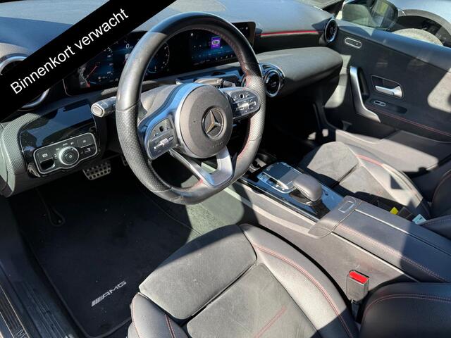 Mercedes-Benz A-KLASSE 180 Business Solution AMG | 1E EIGENAAR | 12MND GARANTIE | NL AUTO | PANODAK | AUTOMAAT | DAB | CARPLAY | CRUISE | LMV | DEALER ONDERHOUDEN | TREKHAAK |