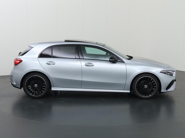 Mercedes-Benz A-KLASSE 180 Business Solution AMG | Night | Panoramaschuifdak | Head-Up | MULTIBEAM LED | Dodehoekassistent | 19 inch AMG-velgen |