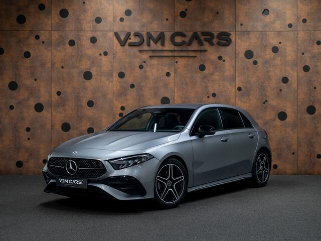 Mercedes-Benz A-KLASSE 180 AMG Line | Dodehoekassistent | Night pakket | KeyLess | Stoelverwarming |