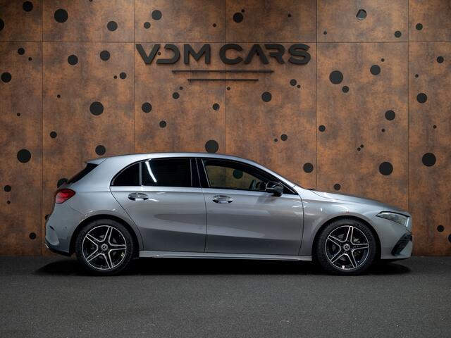 Mercedes-Benz A-KLASSE 180 AMG Line | Dodehoekassistent | Night pakket | KeyLess | Stoelverwarming |