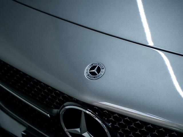 Mercedes-Benz A-KLASSE 180 AMG Line | Dodehoekassistent | Night pakket | KeyLess | Stoelverwarming |