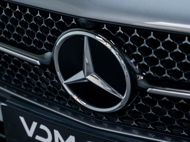 Mercedes-Benz A-KLASSE 180 AMG Line | Dodehoekassistent | Night pakket | KeyLess | Stoelverwarming |