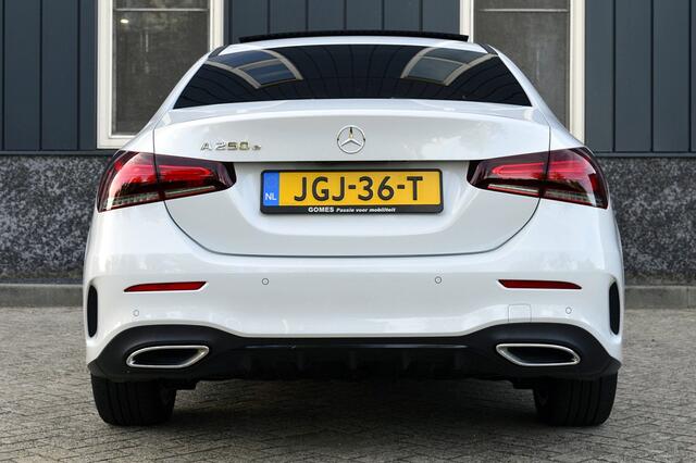 Mercedes-Benz A-KLASSE 250 e Business Solution AMG Limited Rijklaarprijs-Garantie Panorama dak Sfeer Verlichting Navigatie Led Camera