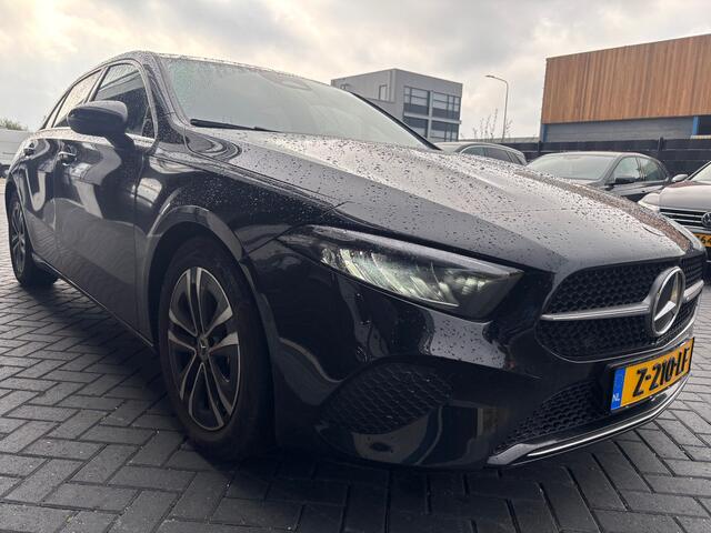 Mercedes-Benz A-KLASSE 180 Star Edition Pano Camera