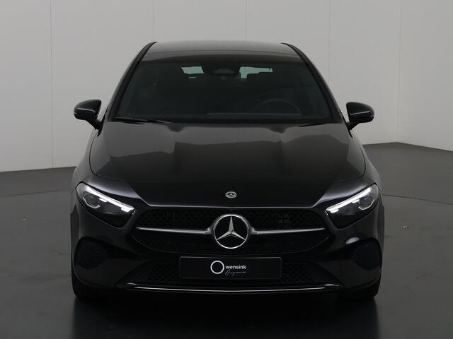 Mercedes-Benz A-KLASSE 250e Star Edition Luxury Line | Panoramadak | Keyless Entry | Trekhaak | LED-koplampen | Achteruitrijcamera |