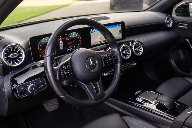 Mercedes-Benz A-KLASSE 200 Launch Edition Premium , Panoramadak, Camera,