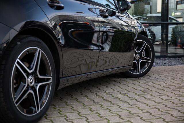 Mercedes-Benz A-KLASSE 200 Launch Edition Premium , Panoramadak, Camera,