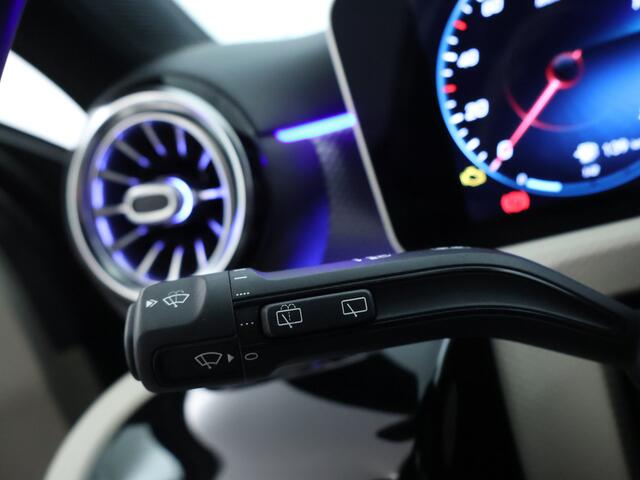 Mercedes-Benz A-KLASSE 180 Business Solution Luxury Sfeerverlichting | Apple CarPlay | Ledkoplampen | Spiegelpakket. Inclusief 24 maanden MB Certified garantie voor Europa.
