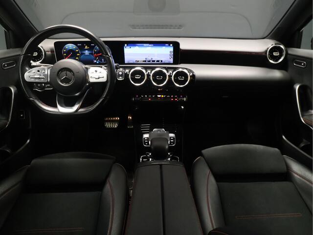 Mercedes-Benz A-KLASSE 200 Business Solution [SCHUIFKANTELDAK, CAMERA, PDC 360, CRUISE CONTROL, BLUETOOTH TELEFOON, STOELVERWARMING, AUTOMATISCHE AIRCO, NAVIGATIE, NIEUWSTAAT]