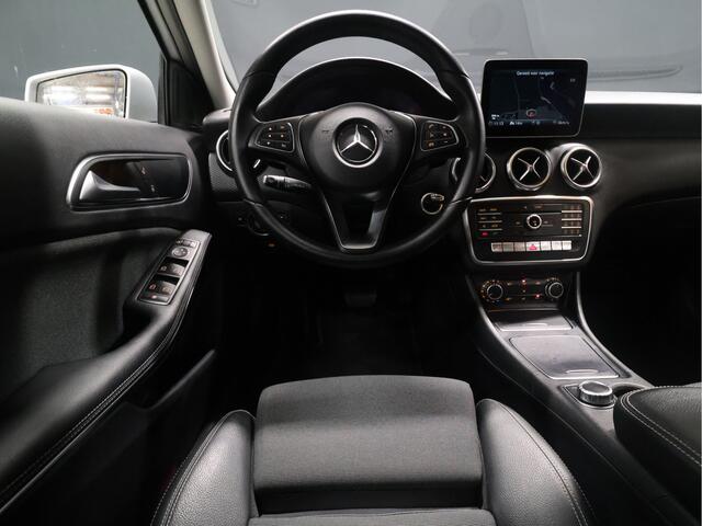 Mercedes-Benz A-KLASSE 180 Ambition [CAMERA, PDC ACHTER, CRUISE CONTROL, FLIPPERS, BLUETOOTH TELEFOON, STOELVERWARMING, AIRCO,