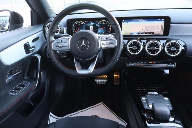Mercedes-Benz A-KLASSE 200 Business Solution AMG NL-Auto!! Sfeerverl. I Matrix-Led I Elek.Stoelen