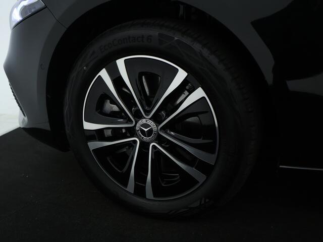 Mercedes-Benz A-KLASSE 250 e Plug-In Hybride Progressive | Stuur- en Stoelverwarming | Parkeerpakket met Camera | DAB | Led Verlichting | Inclusief 24 maanden Mercedes-Benz Certified garantie voor Europa.