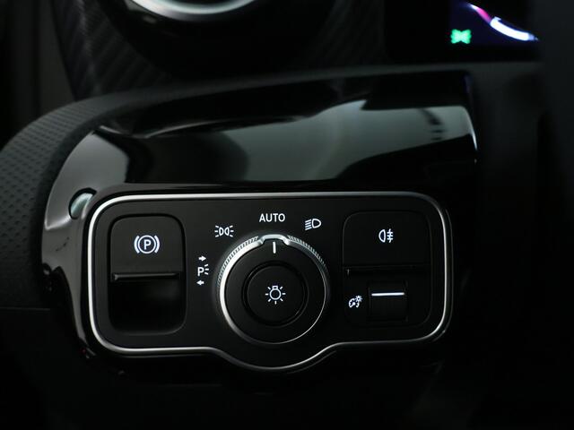 Mercedes-Benz A-KLASSE 250 e Plug-In Hybride Progressive | Stuur- en Stoelverwarming | Parkeerpakket met Camera | DAB | Led Verlichting | Inclusief 24 maanden Mercedes-Benz Certified garantie voor Europa.