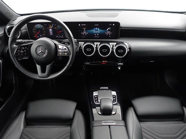 Mercedes-Benz A-KLASSE 200 AMG Night Edition Aut- Xenon Led, Camera, Privacy Glass, Stoelverwarming, Yellow Art