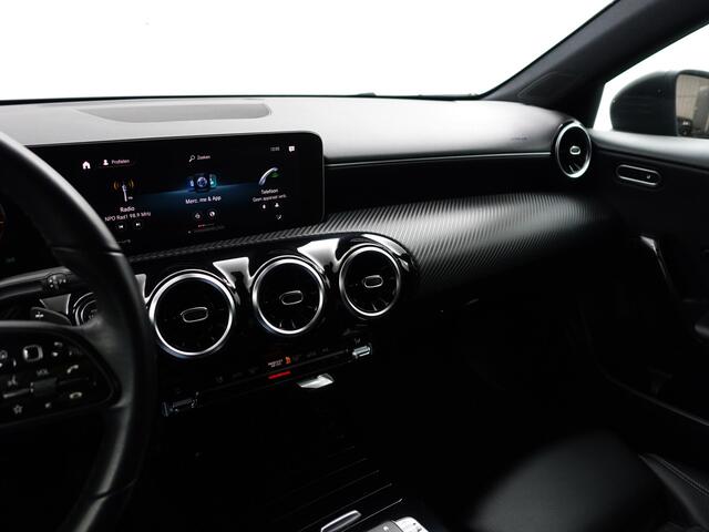 Mercedes-Benz A-KLASSE 200 AMG Night Edition Aut- Xenon Led, Camera, Privacy Glass, Stoelverwarming, Yellow Art