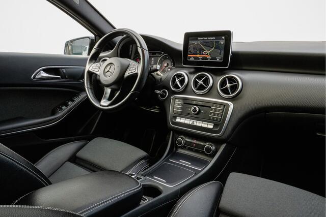 Mercedes-Benz A-KLASSE 180 d Aut. Lease Edition Ambition Sportstoelen/ Elek. panoramadak/ Cruise control/ LED/ Full map navigatie