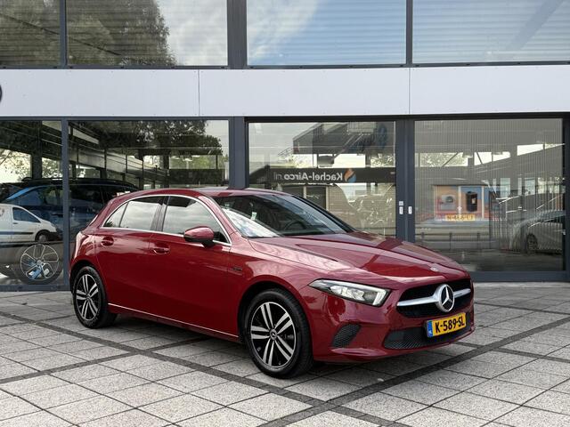 Mercedes-Benz A-KLASSE 250e Aut. Business Sol. Luxury | Navi | Camera | Leder | Sfeer Verlichting |