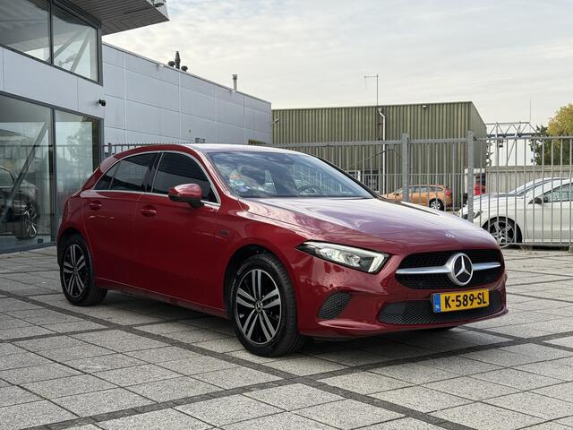 Mercedes-Benz A-KLASSE 250e Aut. Business Sol. Luxury | Navi | Camera | Leder | Sfeer Verlichting |