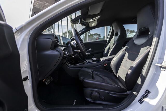 Mercedes-Benz A-KLASSE 180 Business Solution AMG | Camera | Carplay | NL Auto