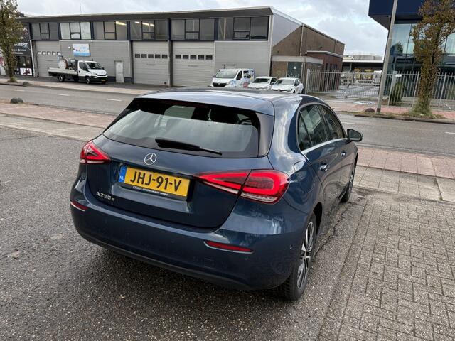 Mercedes-Benz A-KLASSE 250 e