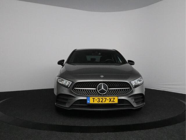 Mercedes-Benz A-KLASSE 250 e AMG Line | AMG pakket | Ambient Light | Schuif/Kanteldak | PHEV | Navi |