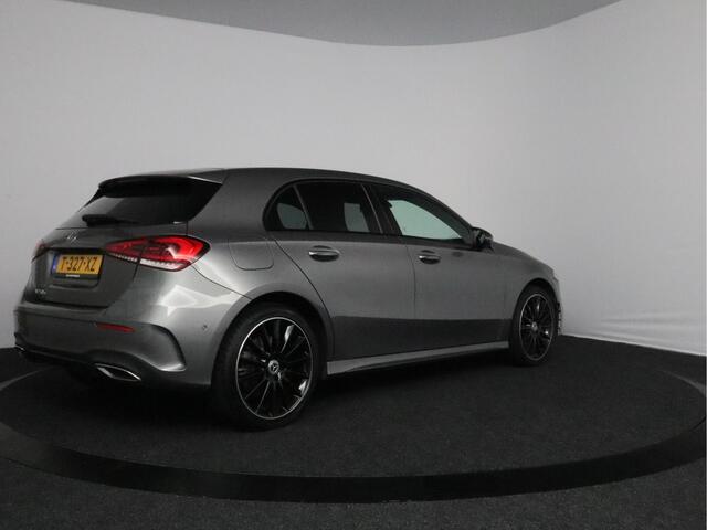 Mercedes-Benz A-KLASSE 250 e AMG Line | AMG pakket | Ambient Light | Schuif/Kanteldak | PHEV | Navi |