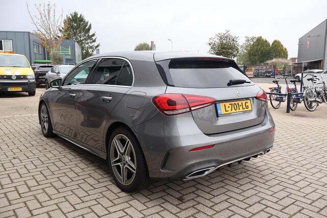 Mercedes-Benz A-KLASSE 250 Premium Plus 2e Eigenaar | Dealer Onderh | AMG/Night | Widescreen | Stoelverwarming | Sfeer | Af Trekhaak | Camera | Multibeam Led | Keyless | PDC |